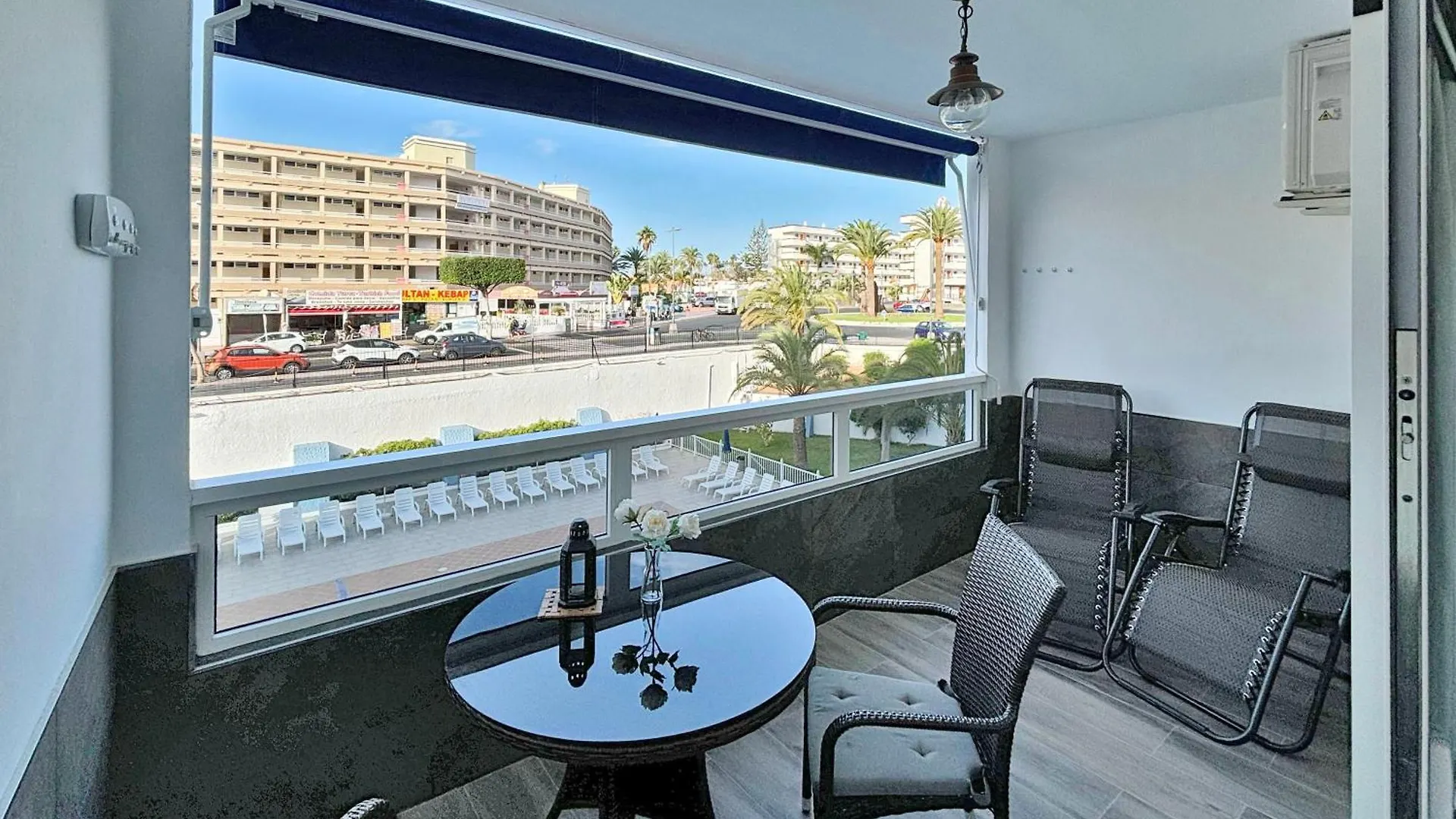 Cosy Pool View Apartment Tinache Playa del Inglés Spagna